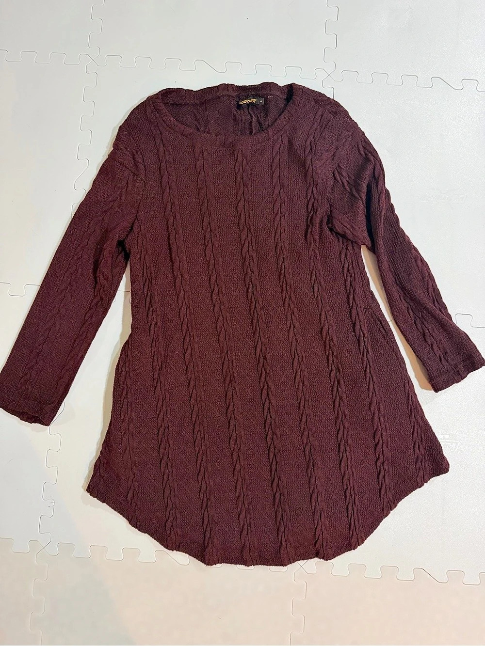 Reborn Long Sleeve knit tunic in Burgundy Size Large Like New